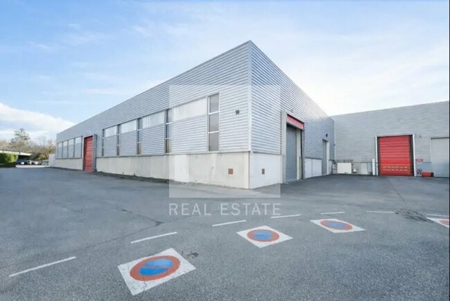 Plus de détails pour Industriel/Logistique à louer