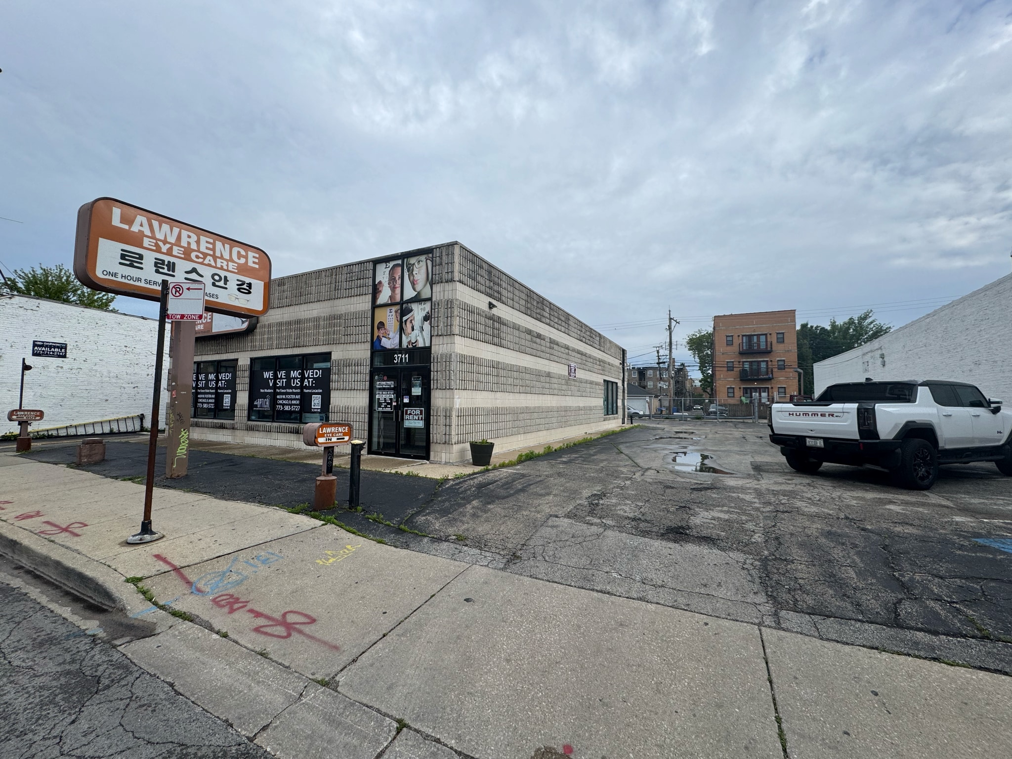 3711 W Lawrence Ave, Chicago, IL à louer Photo de l’immeuble– Image 1 sur 1