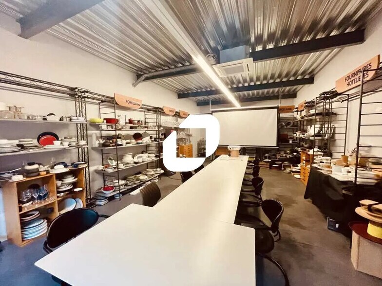Bureau dans MARCILLY-D'AZERGUES à louer - Photo de l’immeuble – Image 3 sur 21