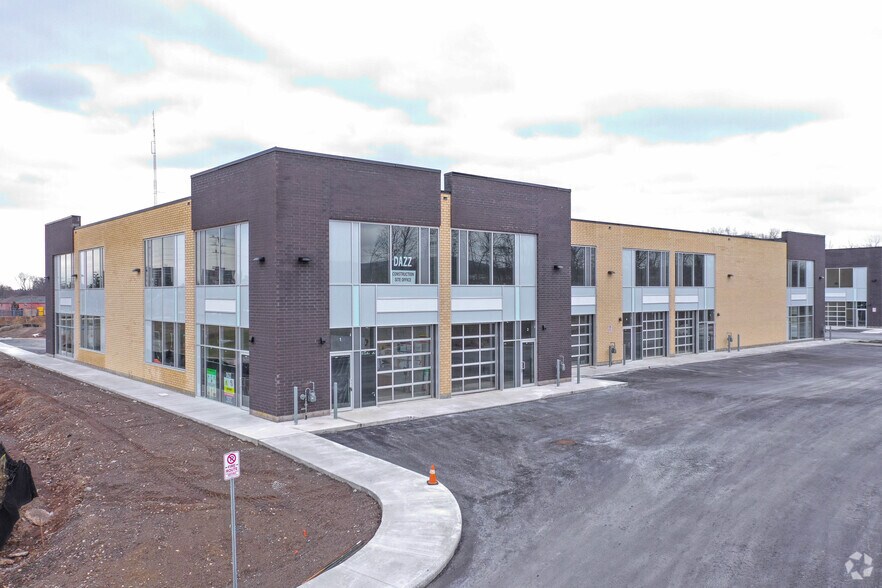 1156 King Rd, Burlington, ON à vendre - Photo de l’immeuble – Image 2 sur 4