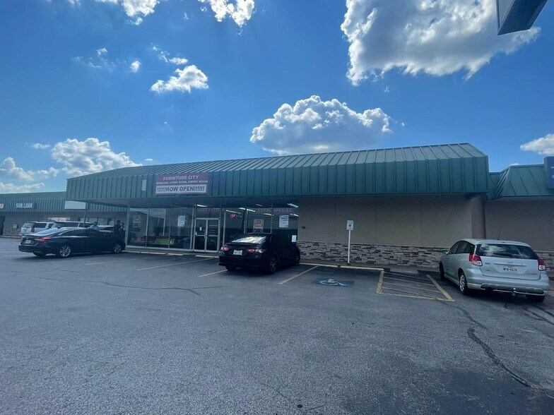 65 N 11th St, Beaumont, TX à louer - Photo de l’immeuble – Image 2 sur 11