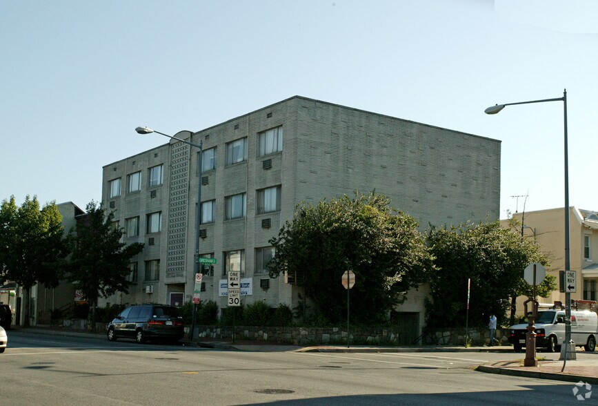 2833 Georgia Ave NW, Washington, DC à louer - Photo principale – Image 1 sur 13