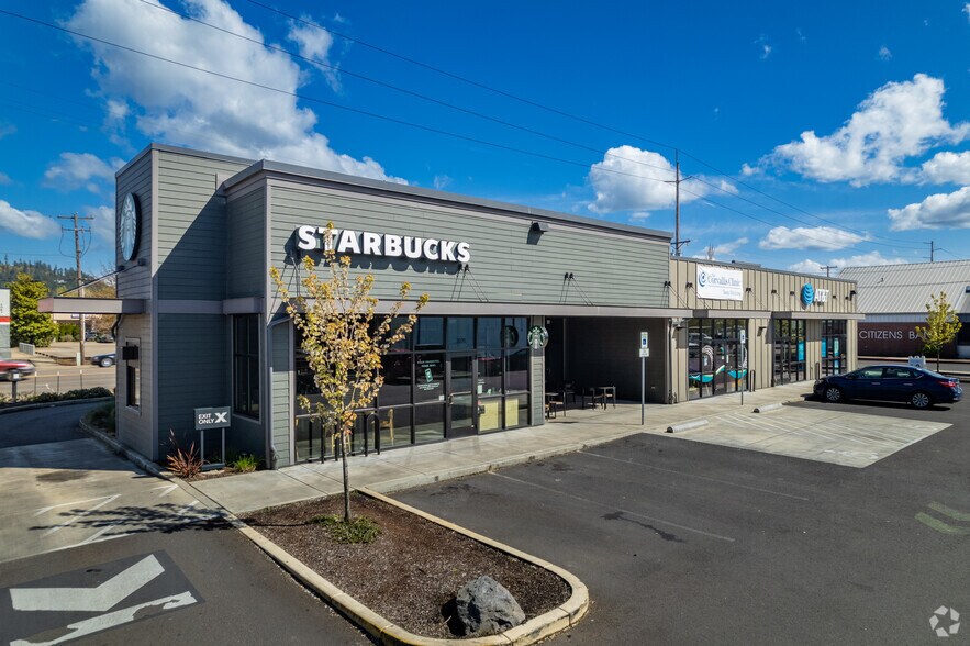 2040-2060 S Santiam Hwy, Lebanon, OR à louer - Photo de l’immeuble – Image 3 sur 5