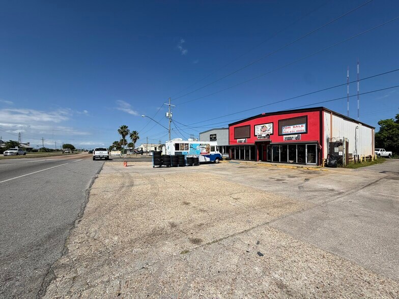 3803 Paris Rd, Chalmette, LA à vendre - Photo principale – Image 1 sur 21