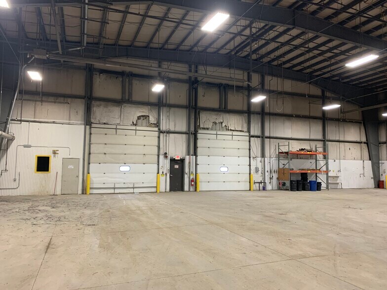 30 Precision Dr, North Springfield, VT à vendre - Photo de l’immeuble – Image 3 sur 13