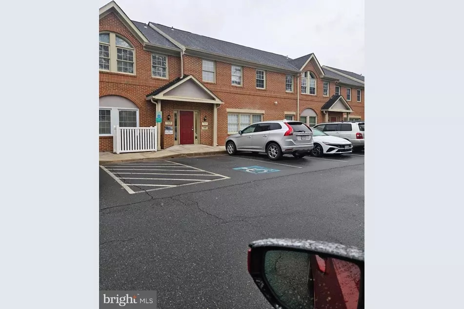 7500-7516 Diplomat Dr, Manassas, VA à louer Photo principale– Image 1 sur 18