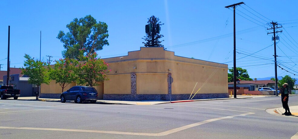 300 E Main St, San Jacinto, CA à vendre - Photo de l’immeuble – Image 2 sur 14