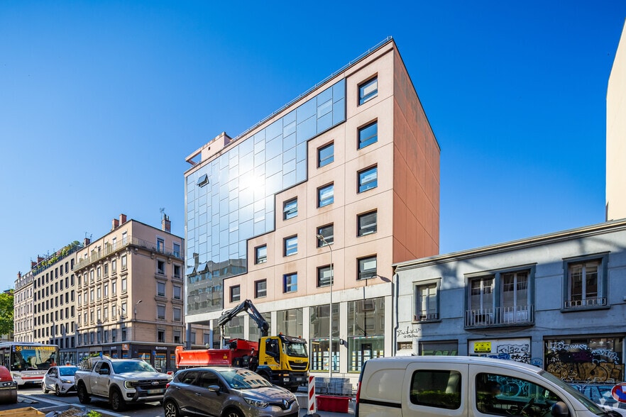 42 Rue De L'Universite, Lyon à vendre - Photo de l’immeuble – Image 3 sur 30
