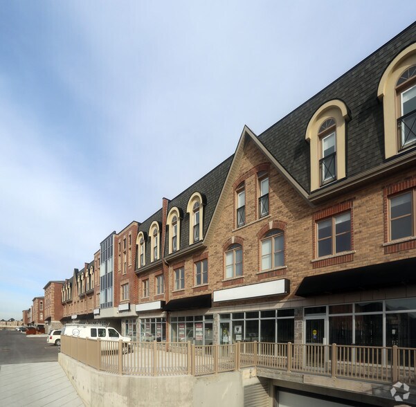 3865 Major Mackenzie Dr W, Vaughan, ON à vendre - Photo de l’immeuble – Image 2 sur 4