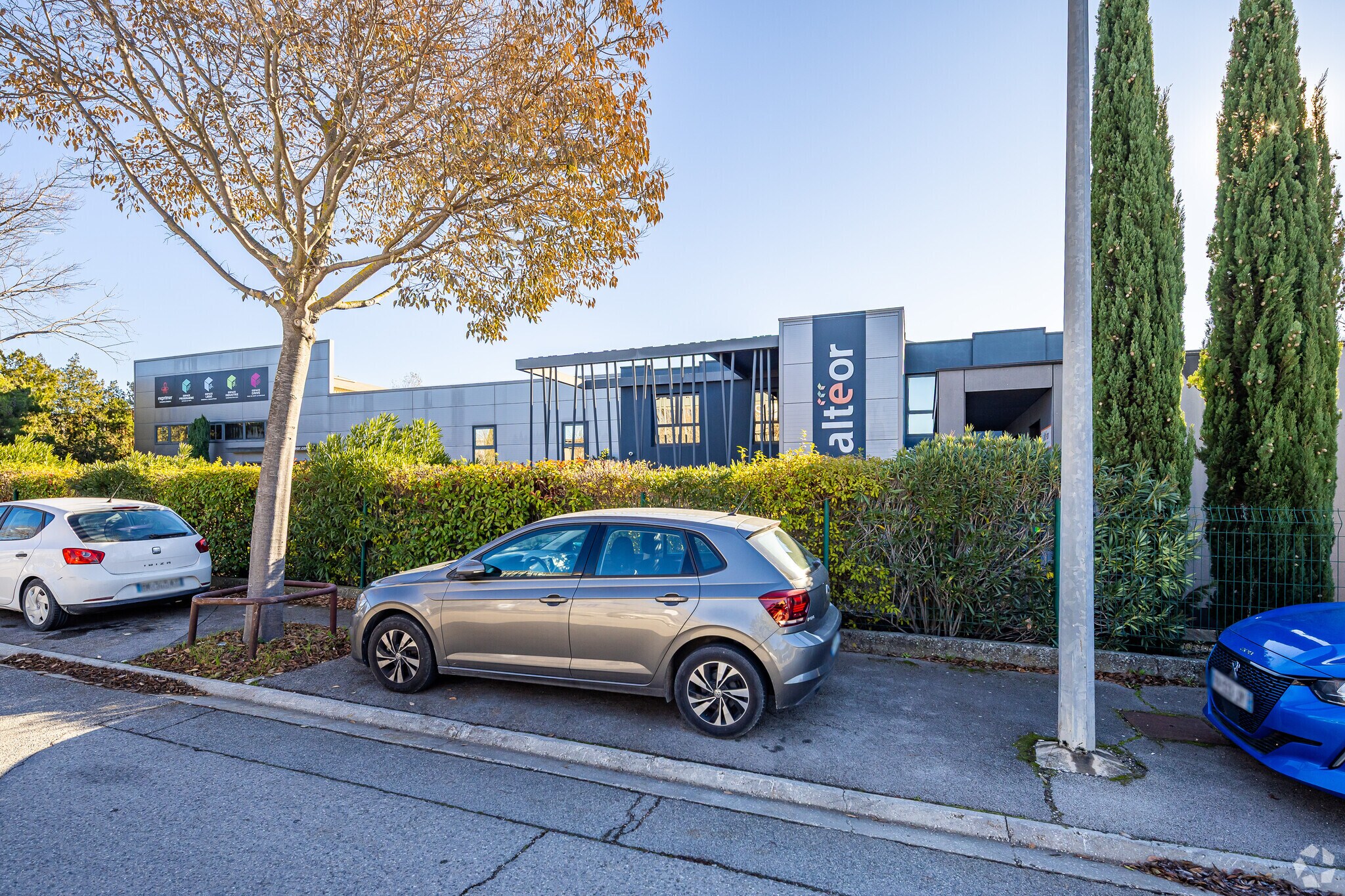 180 Rue Louis Armand, Aix-en-Provence à louer Photo principale– Image 1 sur 4