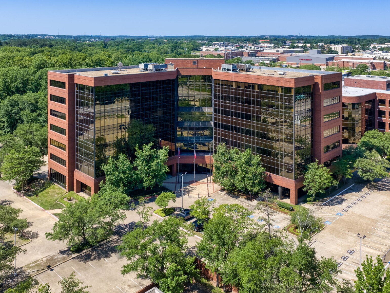 909 ESE Loop 323, Tyler, TX à vendre Photo de l’immeuble– Image 1 sur 30