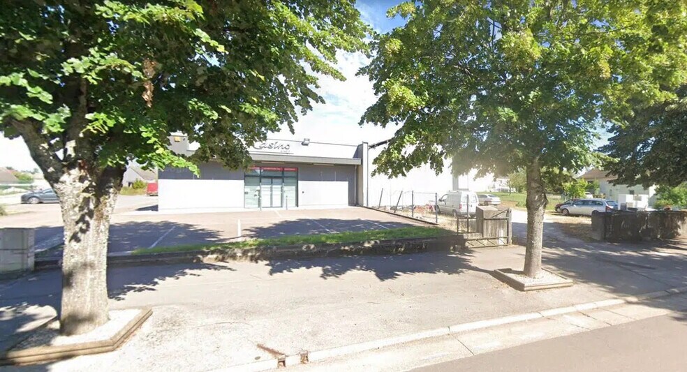 Local commercial dans Fontaine-Française à vendre - Photo de l’immeuble – Image 2 sur 11