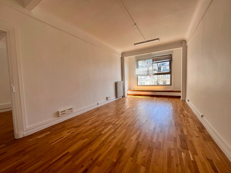 94 Rue Saint-Lazare, Paris à louer - Photo intérieure – Image 3 sur 17
