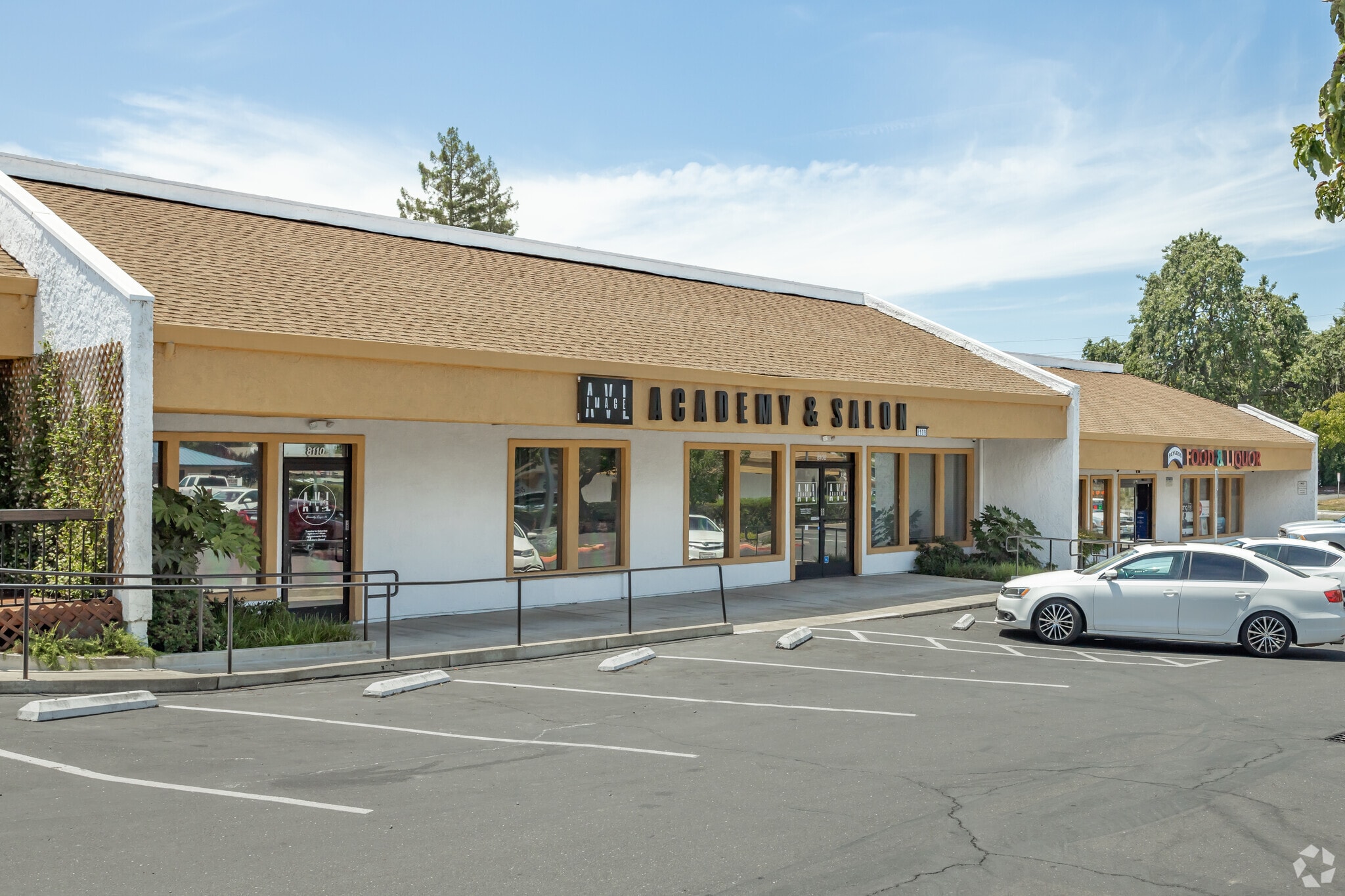 8100 Madison Ave, Fair Oaks, CA à louer Photo principale– Image 1 sur 3