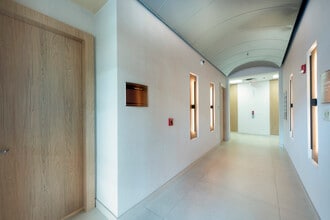 6141 Sunset Dr, South Miami, FL à louer Photo intérieure– Image 2 sur 17