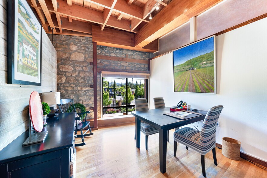 1417 Railroad Ave, Saint Helena, CA à vendre - Photo intérieure – Image 3 sur 39