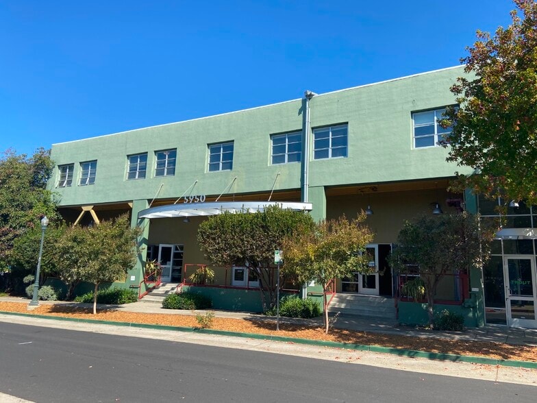 5950 Doyle St, Emeryville, CA à louer - Photo principale – Image 1 sur 1