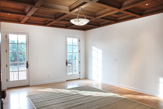 10 Harris Ct, Monterey, CA à louer Photo intérieure– Image 2 sur 11