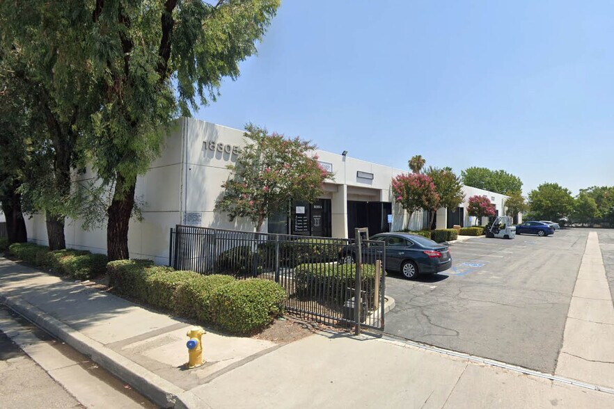 18305 E Valley Blvd, City of Industry, CA à louer - Photo de l’immeuble – Image 2 sur 7