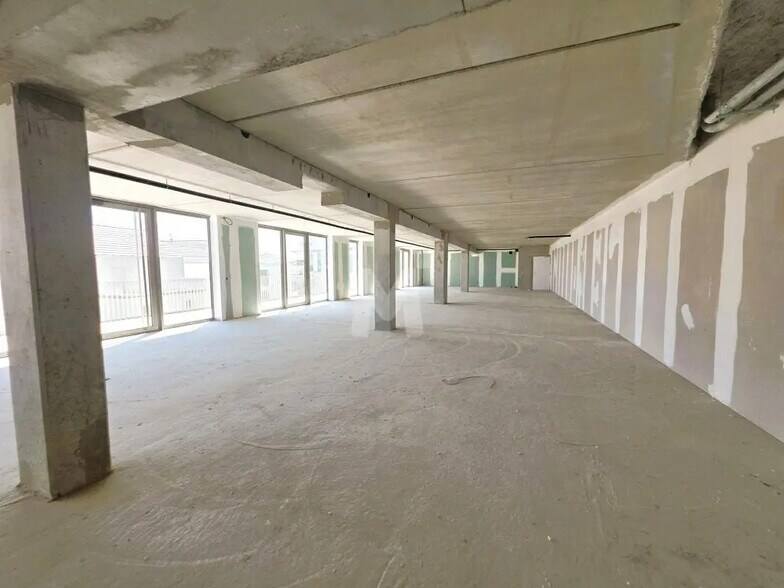 Bureau dans Avon à vendre - Photo de l’immeuble – Image 3 sur 14