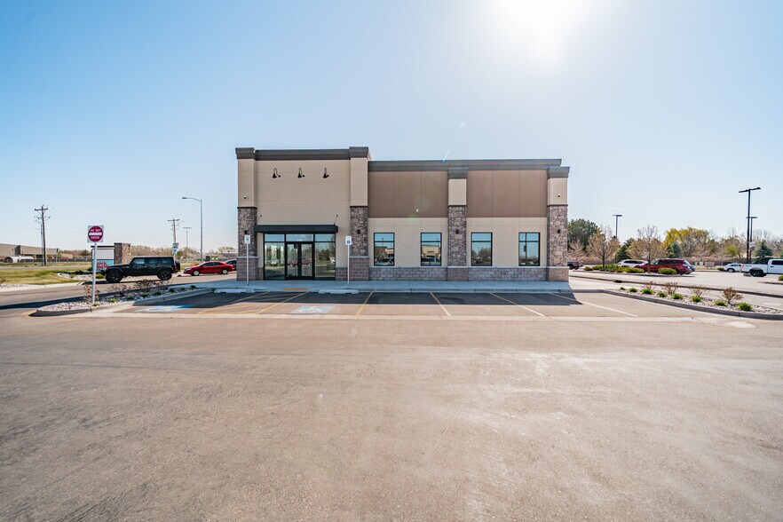2750 Sunnyside rd, Ammon, ID à louer - Photo de l’immeuble – Image 1 sur 5