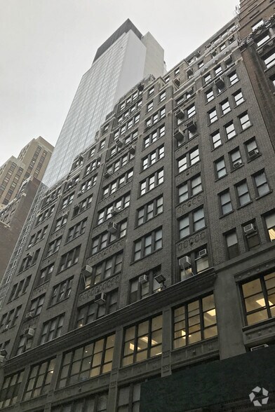 224 W 35th St, New York, NY à louer - Photo de l’immeuble – Image 3 sur 3