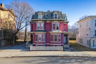 Plus de détails pour 238 Grand St, Newburgh, NY - Logement à vendre