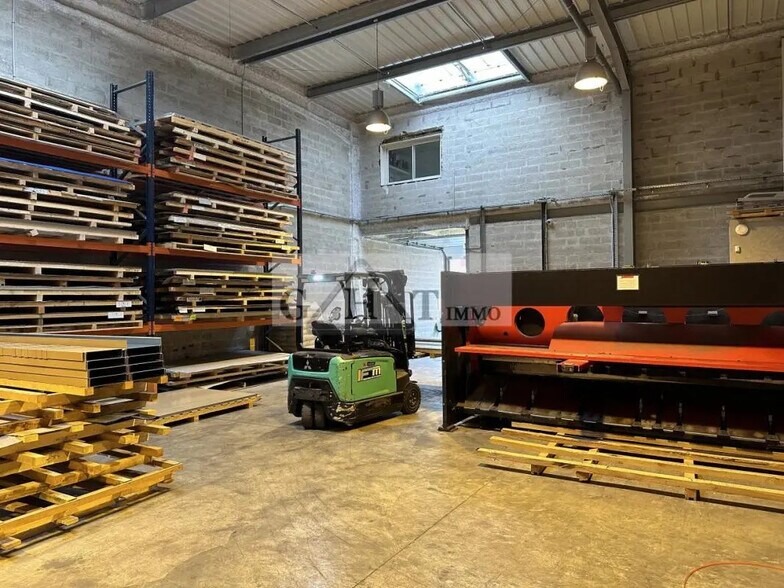 Industriel/Logistique dans Le Pin à vendre - Photo intérieure – Image 1 sur 10