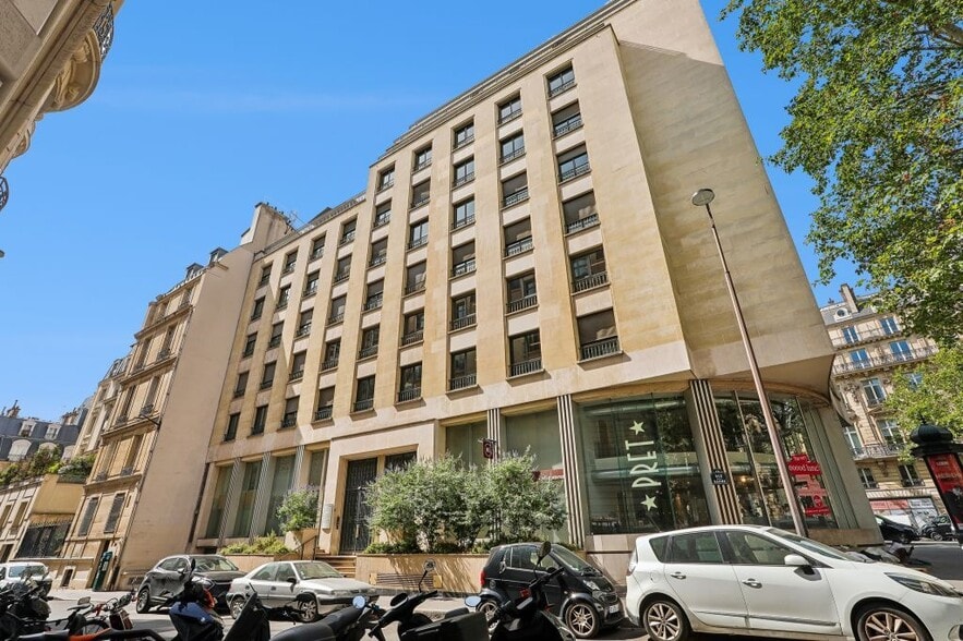 31-33 Rue De La Baume, Paris à louer - Photo de l’immeuble – Image 1 sur 9