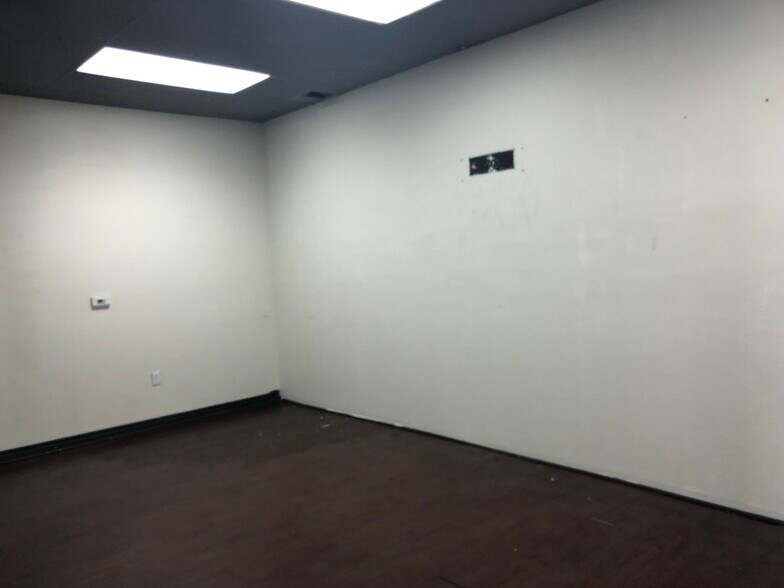 10064-10078 Mills Ave, Whittier, CA à louer - Photo de l’immeuble – Image 2 sur 14