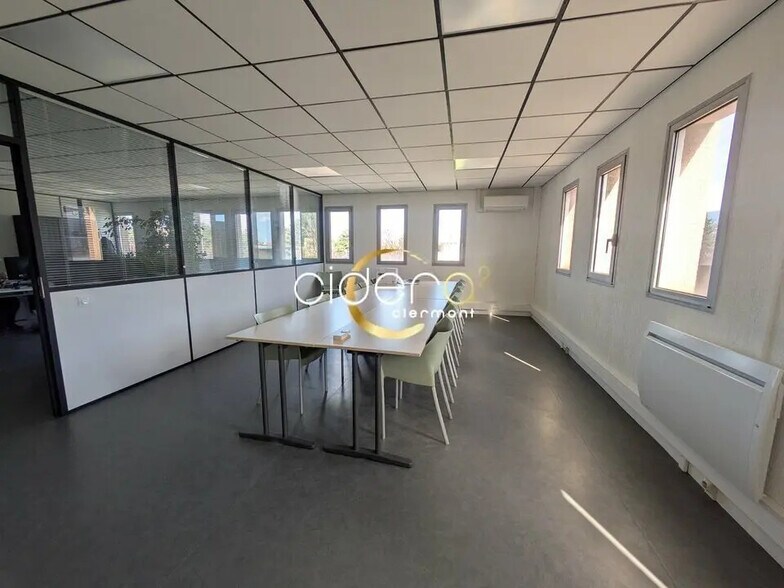 Bureau dans Clermont-Ferrand à louer - Photo de l’immeuble – Image 3 sur 7