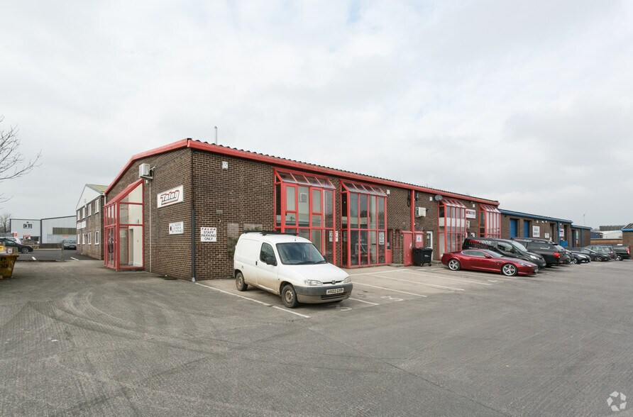 11 Sea King Rd, Yeovil à louer - Photo principale – Image 1 sur 9