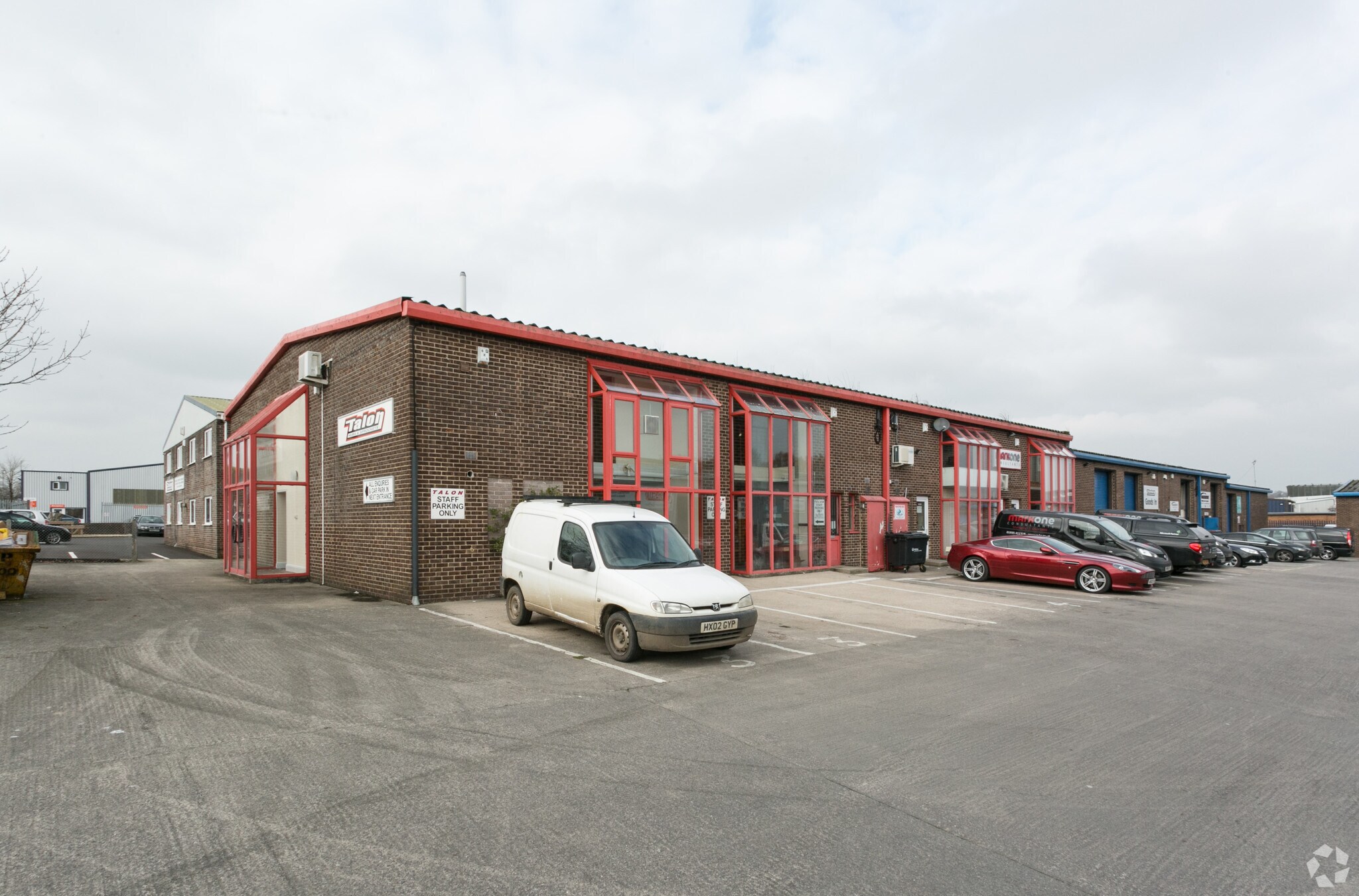 11 Sea King Rd, Yeovil à louer Photo principale– Image 1 sur 10