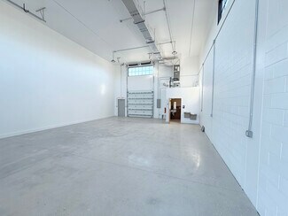 Plus de détails pour 348 SE Florida St, Stuart, FL - Local d'activités à louer