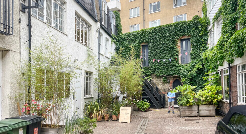 5-7A Kendrick Mews, Londres à vendre - Photo principale – Image 1 sur 7