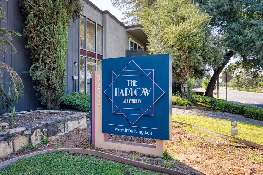 3220 Watt Ave, Sacramento, CA à vendre - Photo de l’immeuble – Image 2 sur 12