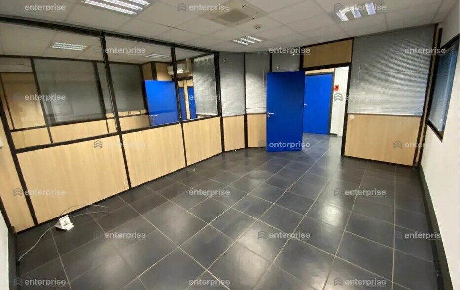 Local d'activités dans Villeneuve-d'Ascq à vendre - Photo de l’immeuble – Image 3 sur 7