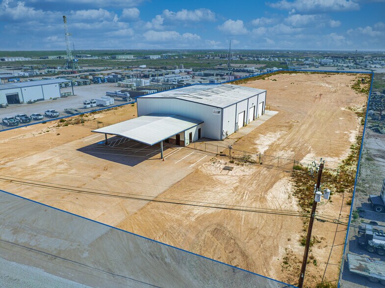 9215 W County Road 127, Midland, TX à louer - Photo de l’immeuble – Image 2 sur 19
