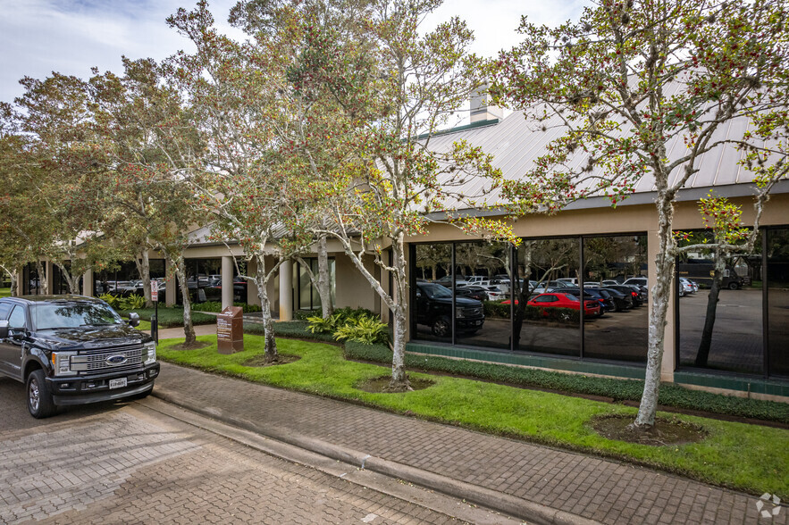 4675 Sweetwater Blvd, Sugar Land, TX à louer - Photo de l’immeuble – Image 2 sur 20