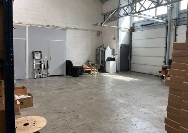 Plus de détails pour Bureau, Local d'activités à louer