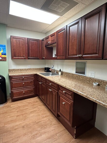 712 16th St N, Saint Petersburg, FL à louer - Photo de l’immeuble – Image 3 sur 12