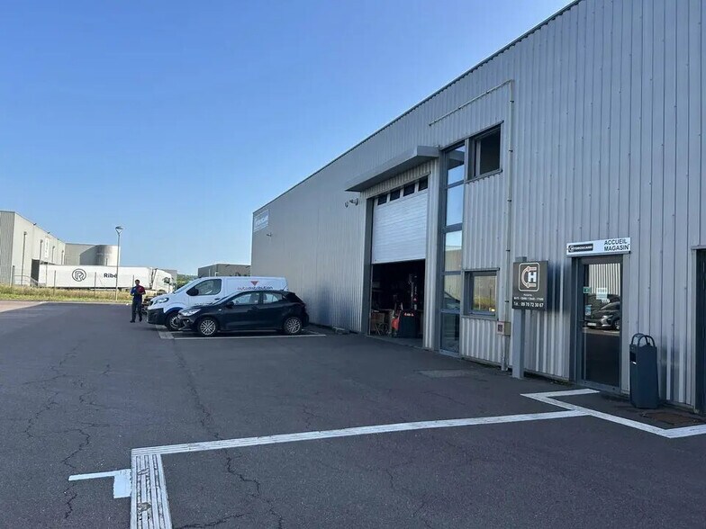 Local d’activités dans Norroy-le-Veneur à louer - Photo de l’immeuble – Image 2 sur 11