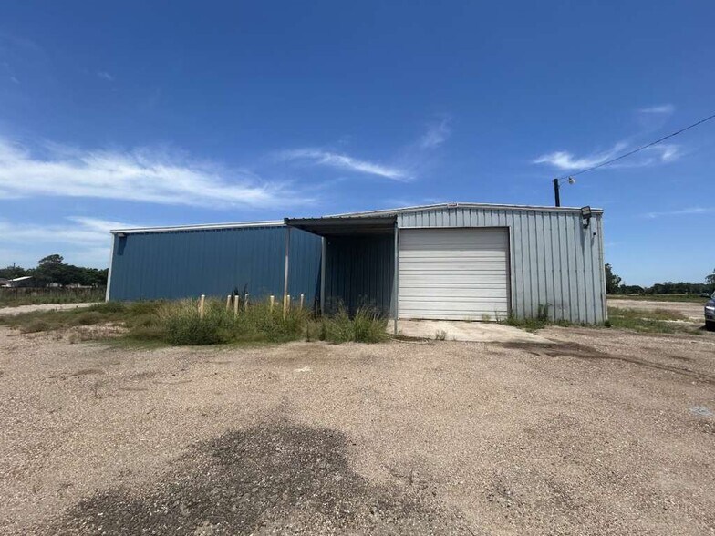 304 E York St, Ganado, TX à vendre - Photo de l’immeuble – Image 3 sur 9