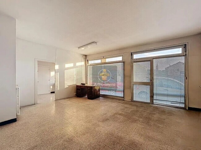 Plus de détails pour Local commercial à vendre