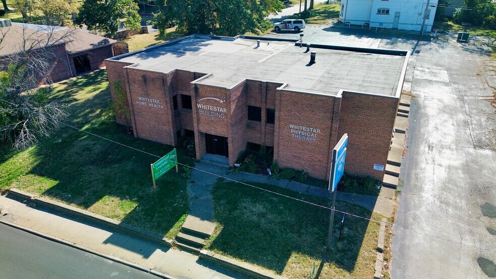 535 W Eldorado St, Decatur, IL à vendre - Photo de l’immeuble – Image 1 sur 11