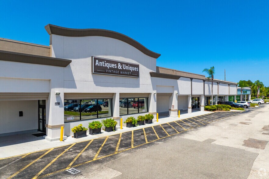 1220-1296 Sarno Rd, Melbourne, FL à louer - Photo de l’immeuble – Image 3 sur 16