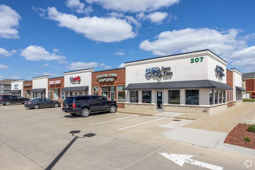 207 NE Delaware Ave, Ankeny, IA à louer - Photo principale – Image 1 sur 5