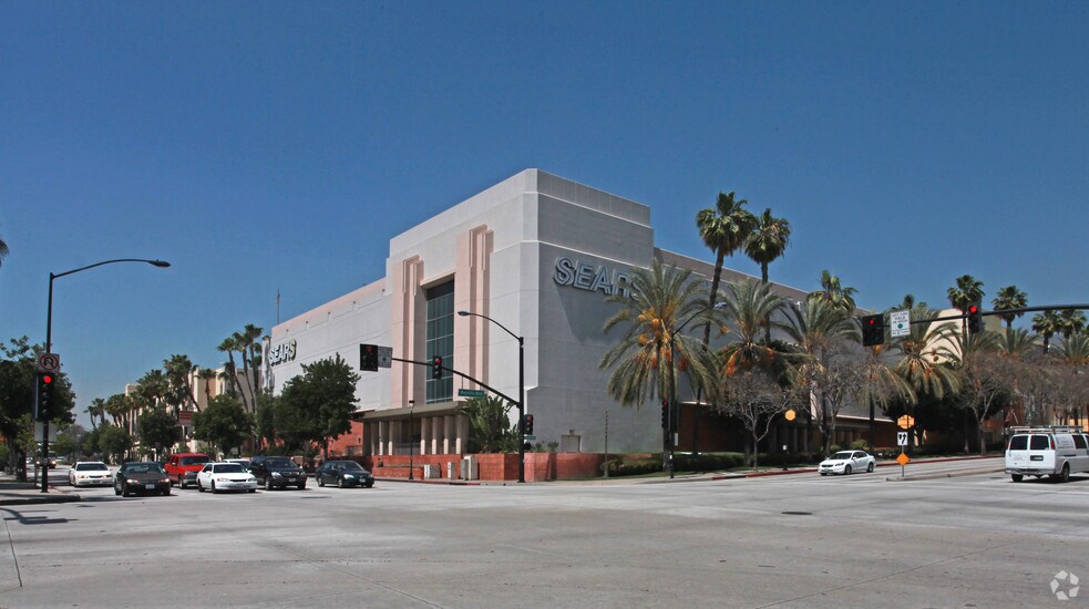 111 E Magnolia Blvd, Burbank, CA à louer - Photo de l’immeuble – Image 2 sur 4