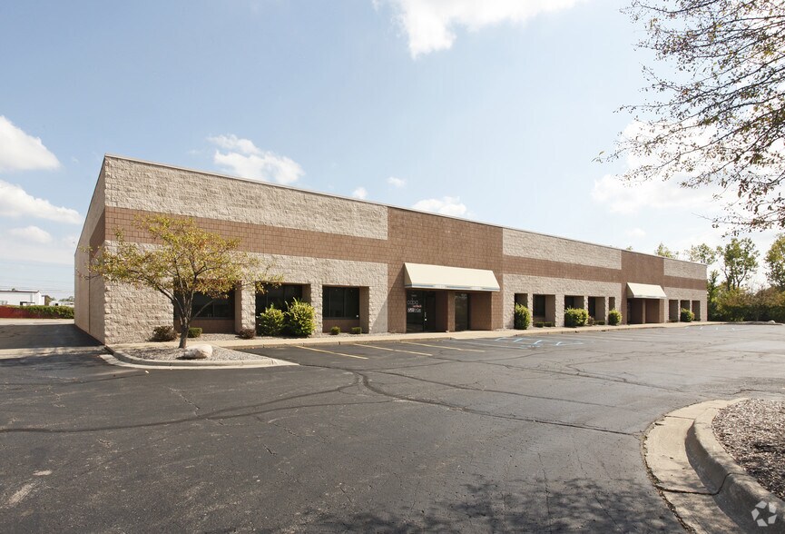 48813-48861 West Rd, Wixom, MI à louer - Photo de l’immeuble – Image 1 sur 4