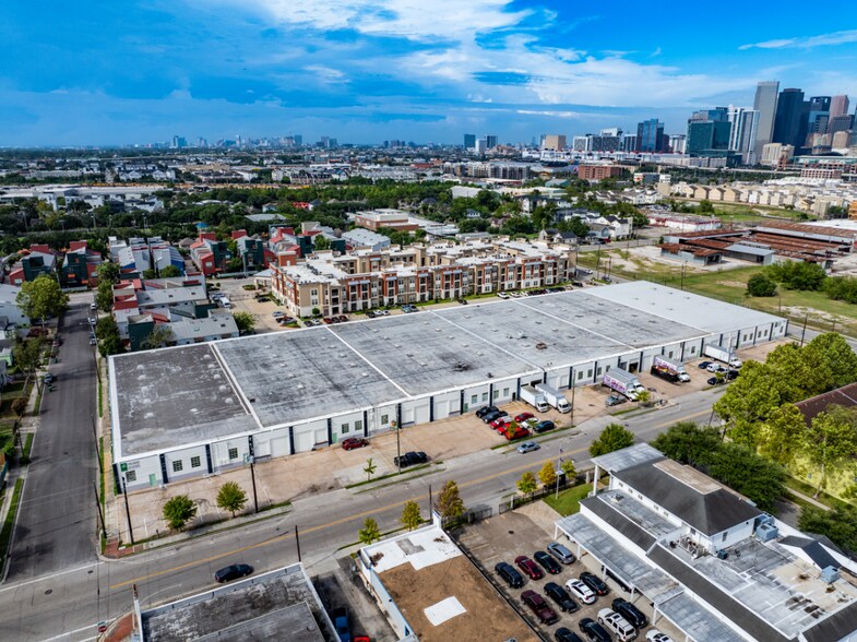 2802 Canal St, Houston, TX à louer - Photo de l’immeuble – Image 1 sur 14